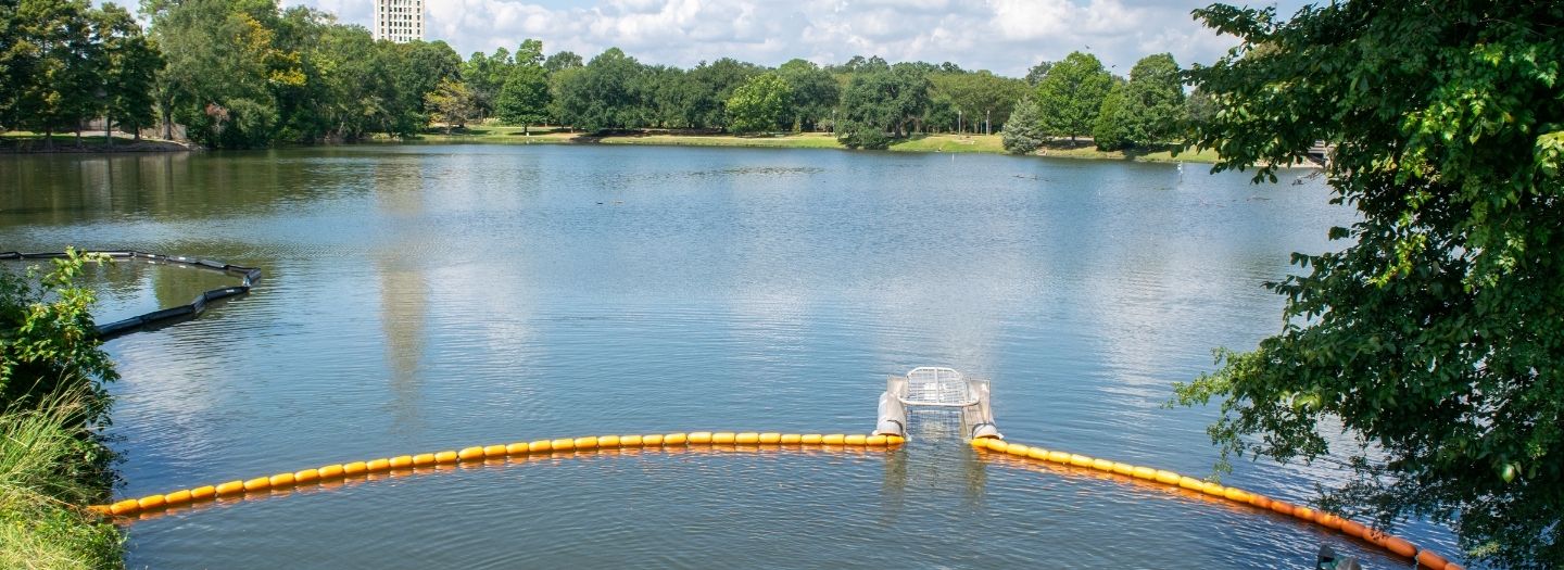 Litter boom in Capitol Lake